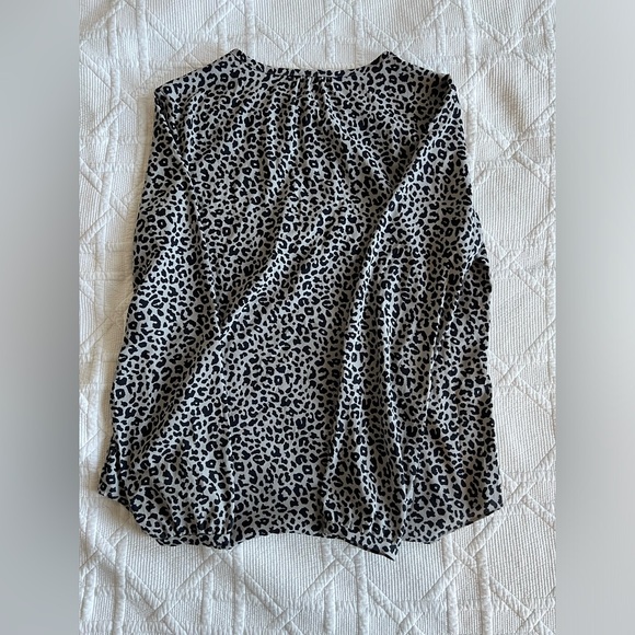 Ann Taylor Animal Print Blouse (Sz M) - Picture 2 of 3